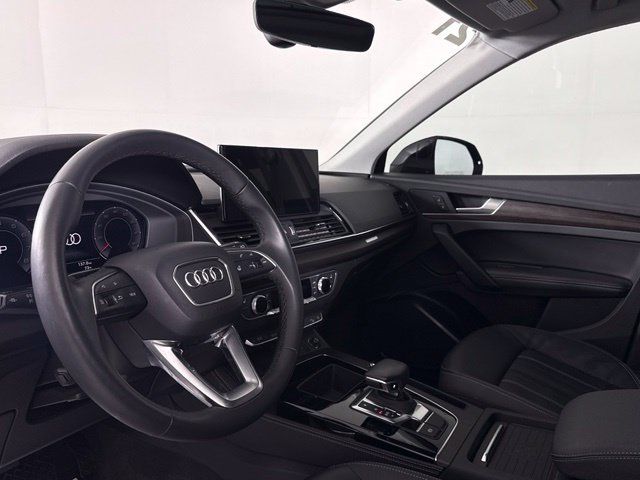 Used 2021 Audi Q5 2.0T Premium Plus w/ Premium Plus Package AWD/4WD image 4