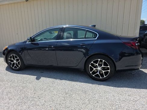 Used 2017 Buick Regal Sport Touring FWD image 10