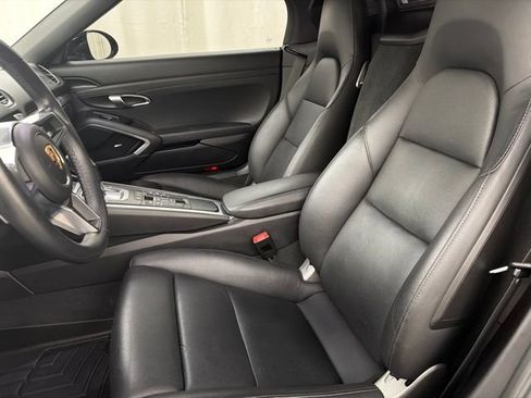 Used 2019 Porsche 718 Boxster RWD image 9
