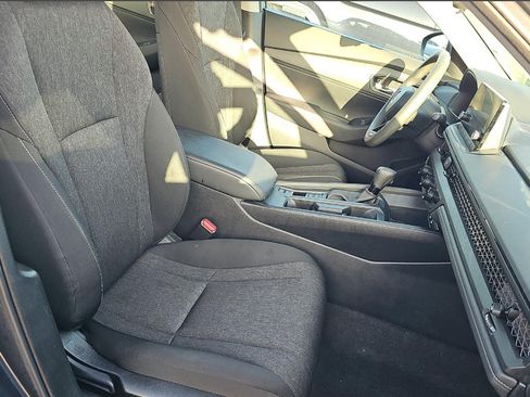 Used 2025 Honda Accord LX image 9