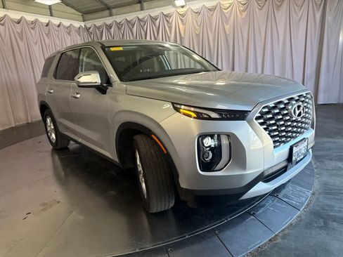 Used 2022 Hyundai Palisade SE AWD/4WD image 3
