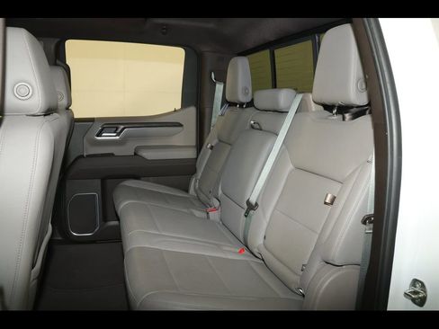 Used 2022 GMC Sierra 1500 SLT w/ SLT Convenience Package image 19