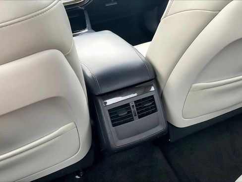 Used 2015 Toyota Avalon XLE image 35