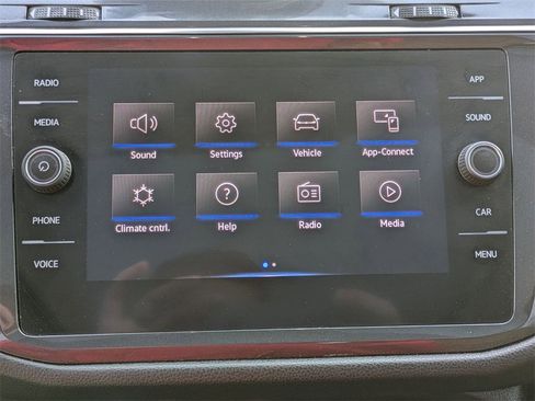 Used 2022 Volkswagen Tiguan SE image 23