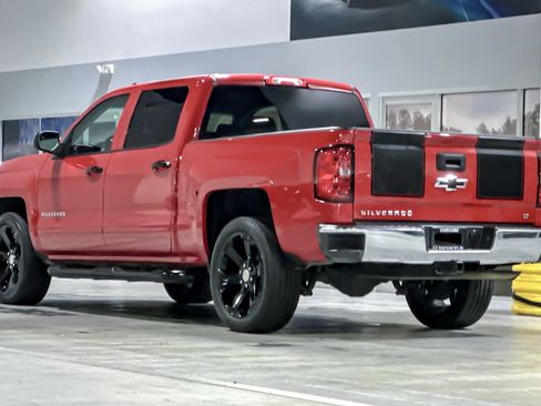 Used 2015 Chevrolet Silverado 1500 LT w/ Rally 2 Edition image 3