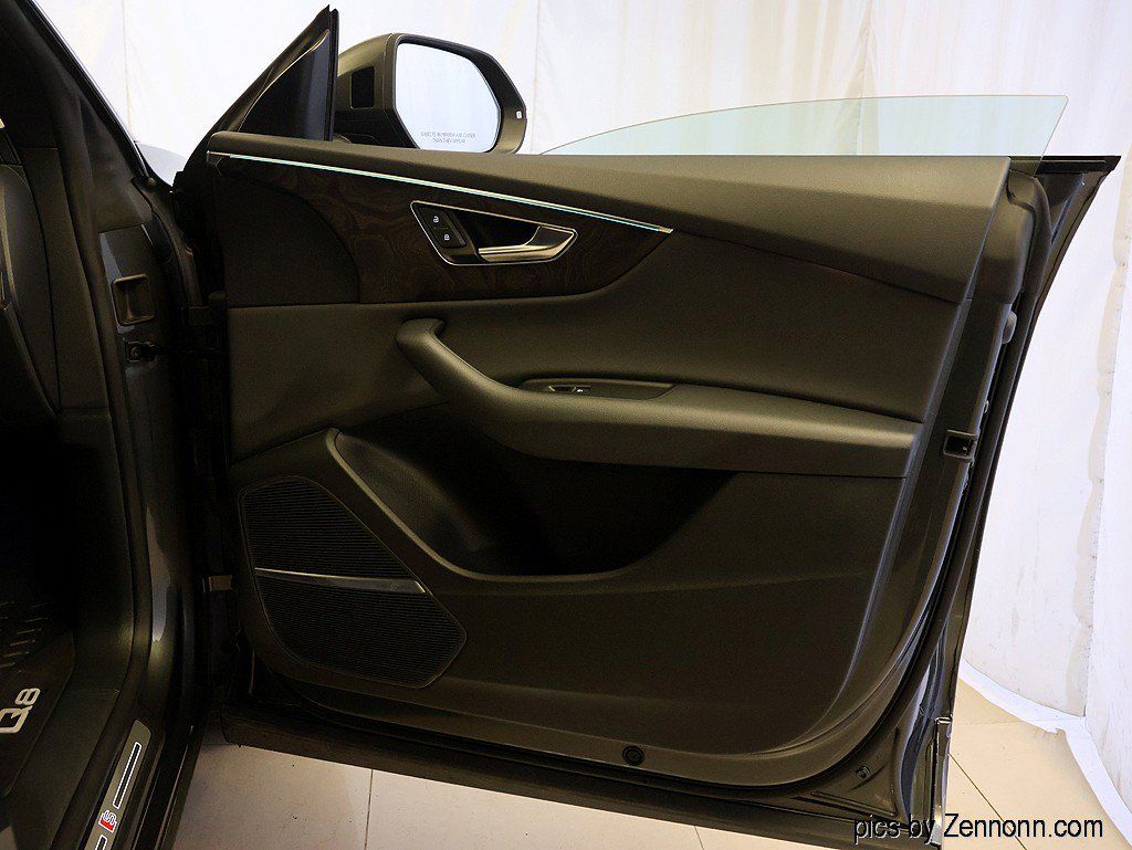 Used 2019 Audi Q8 Prestige AWD/4WD image 36