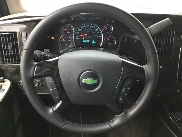 Used 2023 Chevrolet Express 2500 RWD image 23
