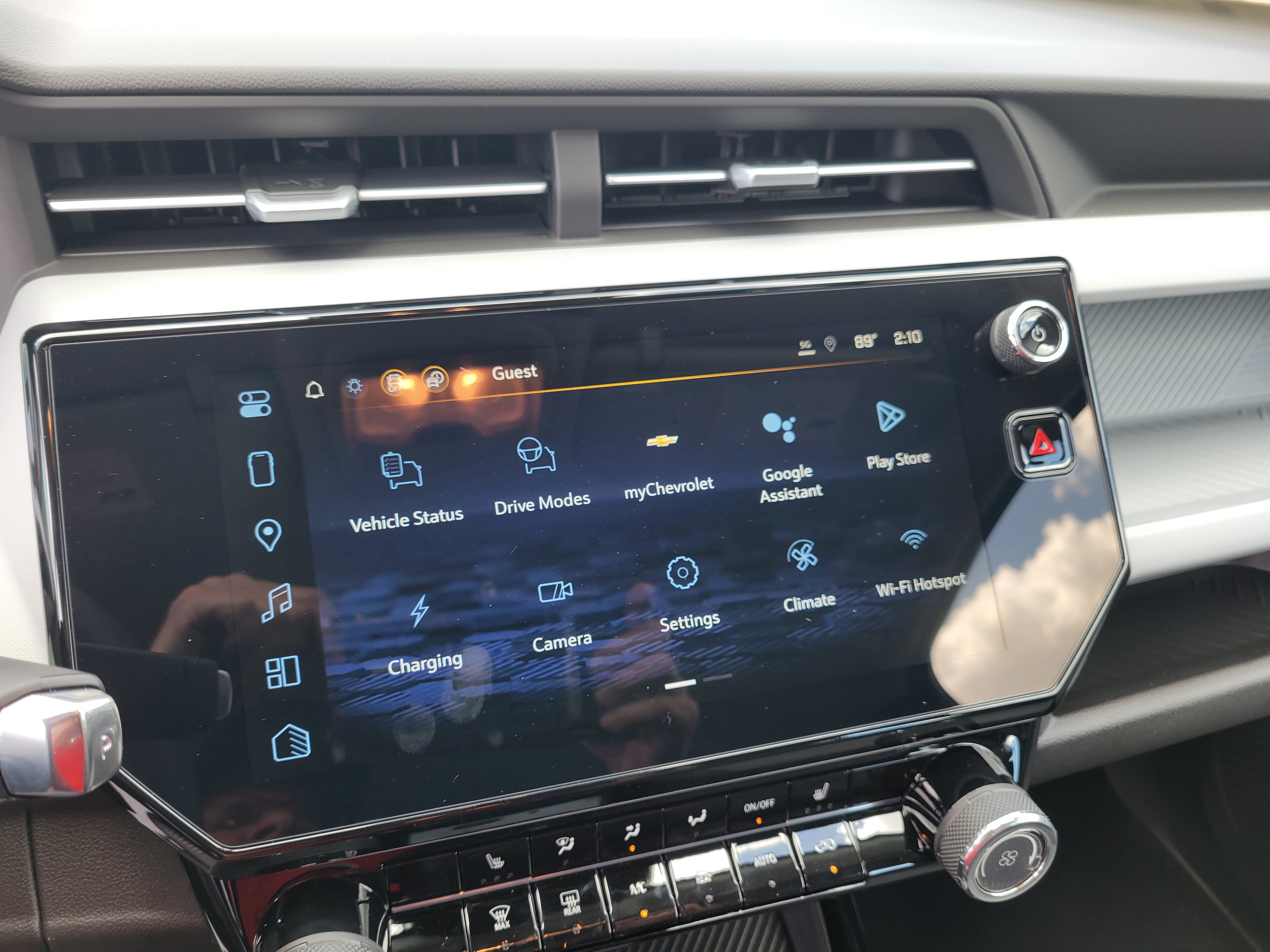 New 2027 Chevrolet Bolt LT w/ Comfort Package FWD image 19