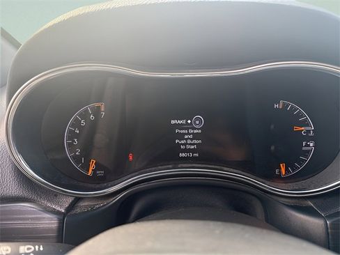 Used 2020 Jeep Grand Cherokee Laredo w/ Quick Order Package 2BN North image 15