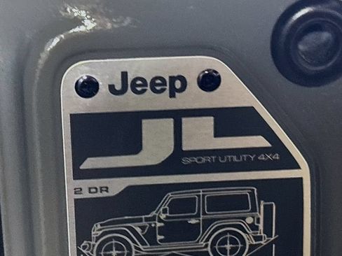 Used 2022 Jeep Wrangler Unlimited Rubicon AWD/4WD image 12