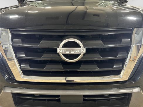 Used 2021 Nissan Armada SV image 10