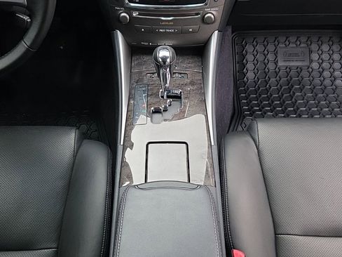 Used 2014 Lexus IS 250C image 22