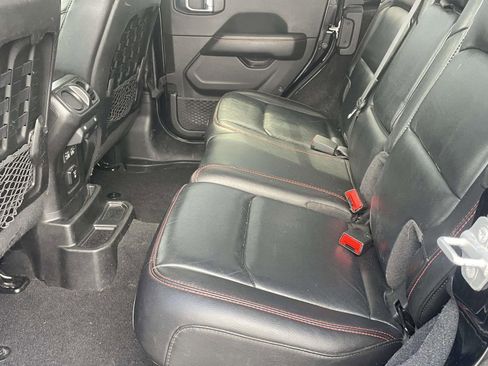 Used 2021 Jeep Wrangler Unlimited Rubicon image 10