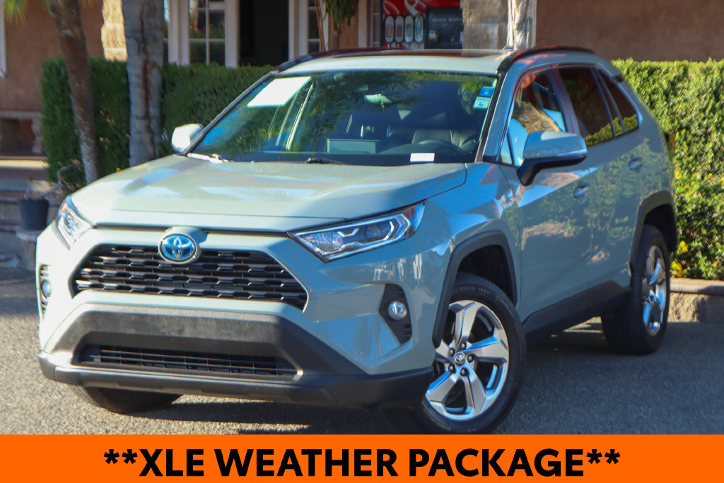 Used 2021 Toyota RAV4 XLE Premium AWD/4WD image 4