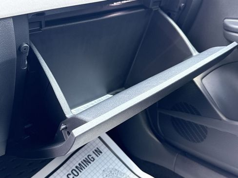 New 2025 Volkswagen Taos SE image 43