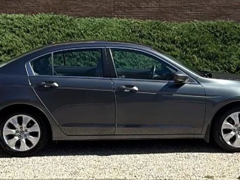 Used 2010 Honda Accord EX-L image 5