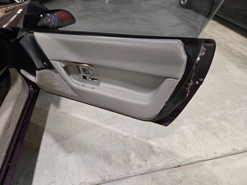 Used 1992 Chevrolet Corvette Coupe image 23