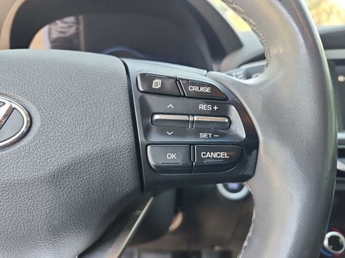 Used 2017 Hyundai Ioniq SEL image 31