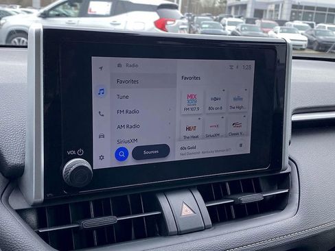 Used 2024 Toyota RAV4 XLE FWD image 28