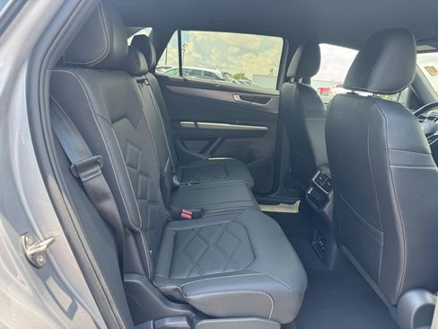 Used 2026 Volkswagen Atlas Cross Sport SE AWD/4WD image 11