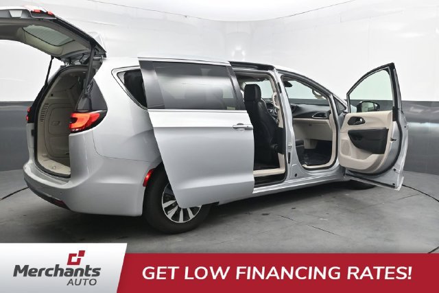 Used 2024 Chrysler Pacifica Limited FWD image 38