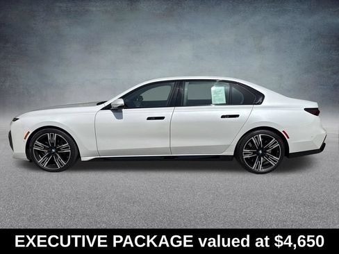 Used 2026 BMW 760i xDrive w/ Executive Package AWD/4WD image 3