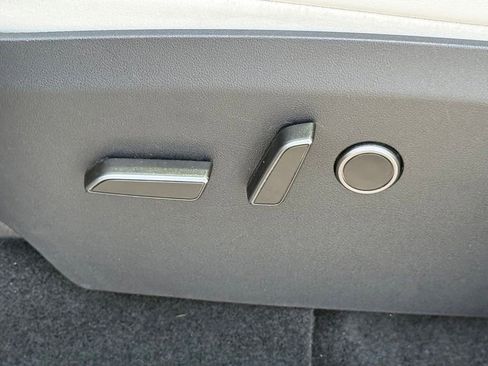 Used 2024 Tesla Model Y 2WD image 20
