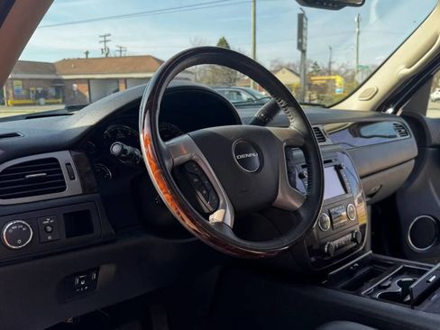 Used 2013 GMC Yukon Denali AWD/4WD image 24