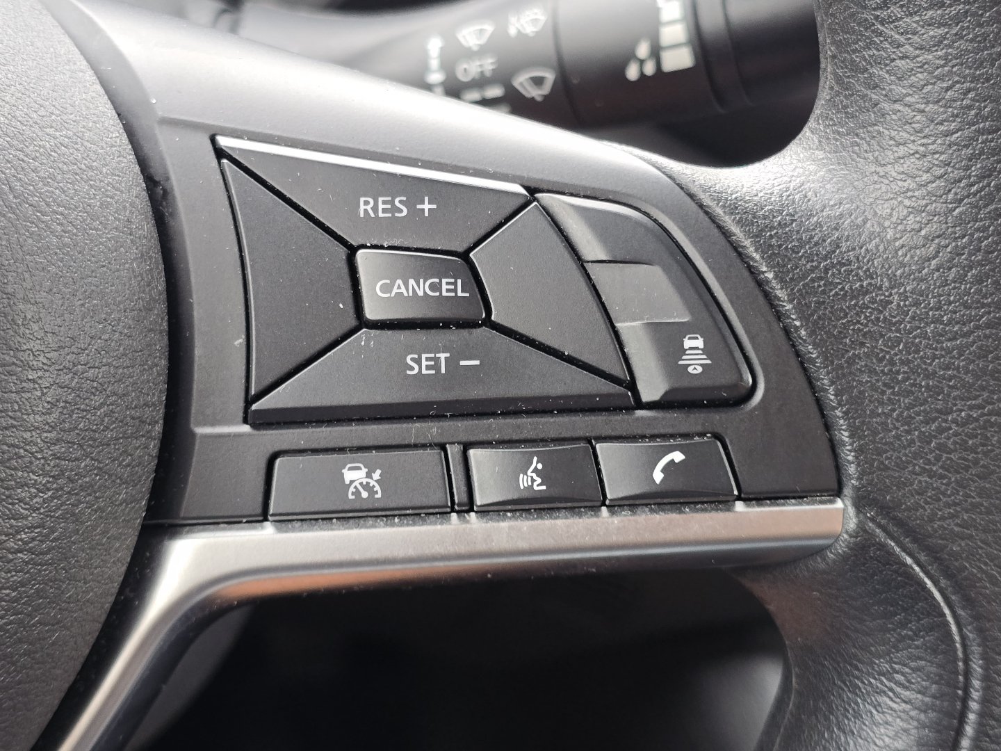 Used 2025 Nissan Sentra SV FWD image 13