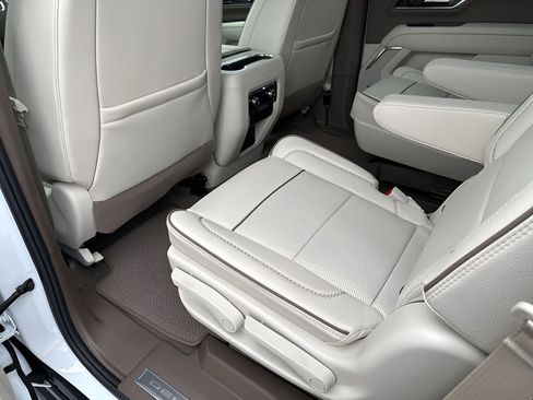 New 2026 GMC Yukon Denali image 19