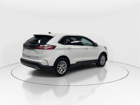 Used 2024 Ford Edge SEL image 8