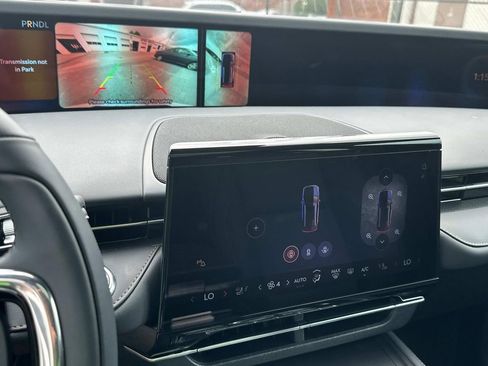 New 2025 Lincoln Nautilus Premier w/ Equipment Group 102A image 29