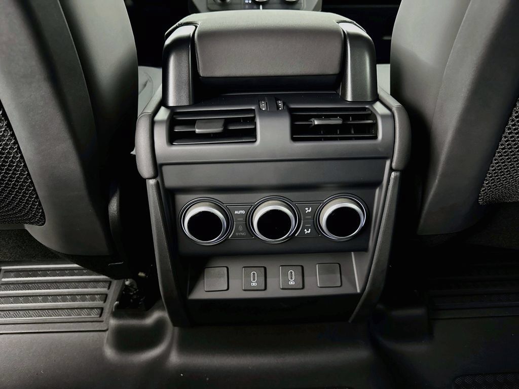 New 2026 Land Rover Defender 110 X-Dynamic SE AWD/4WD image 27