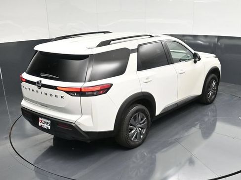 Used 2025 Nissan Pathfinder SV FWD image 47