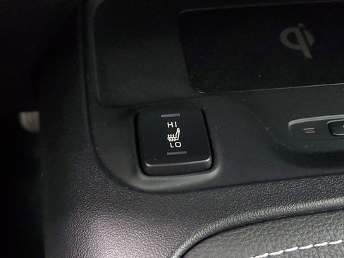 Used 2025 Toyota Corolla XSE FWD image 27