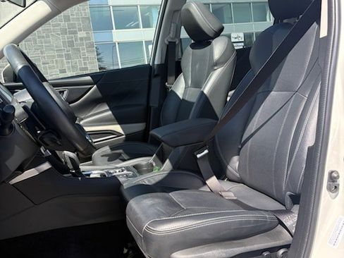 Used 2022 Subaru Forester Limited image 15