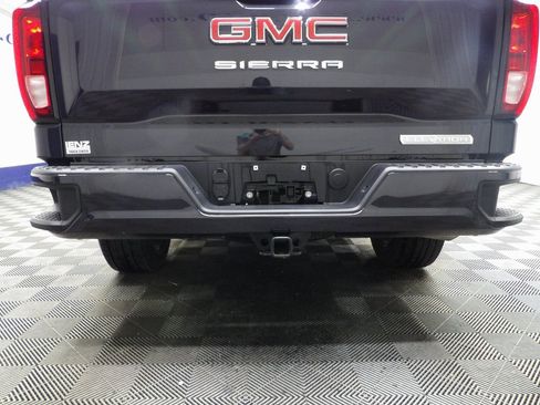 Used 2025 GMC Sierra 1500 Elevation image 40