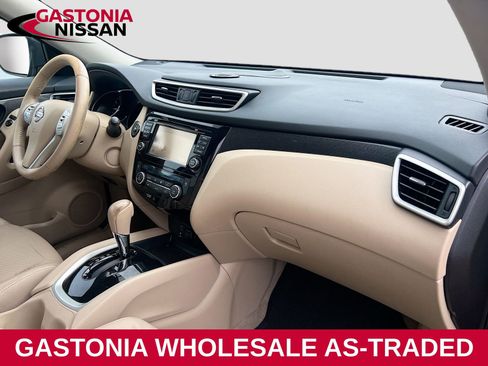 Used 2015 Nissan Rogue SL w/ SL Premium Package image 31