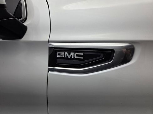 Used 2023 GMC Yukon Denali w/ Advanced Technology Package image 15