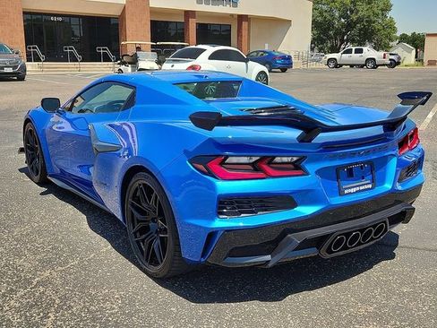 Used 2025 Chevrolet Corvette Z06 RWD image 3