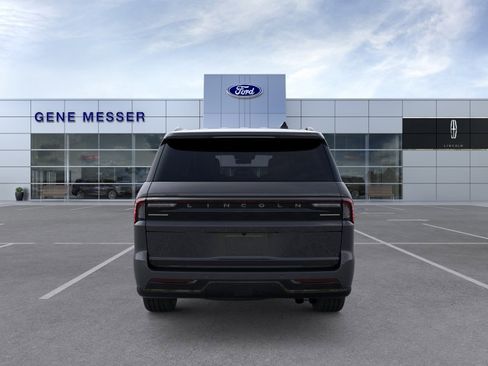 New 2026 Lincoln Navigator L Reserve AWD/4WD image 18