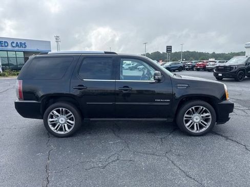 Used 2014 Cadillac Escalade Premium AWD/4WD image 2
