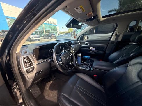 Used 2023 Kia Sorento SX AWD/4WD image 3