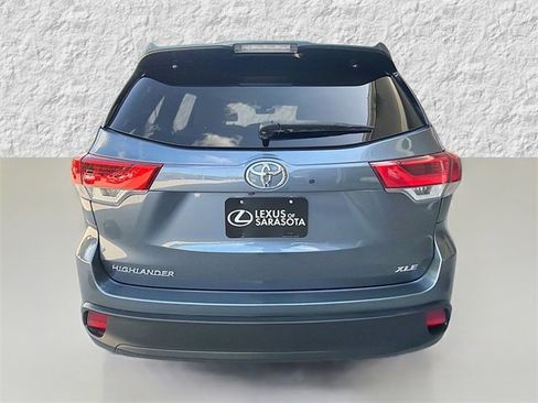 Used 2019 Toyota Highlander XLE image 4