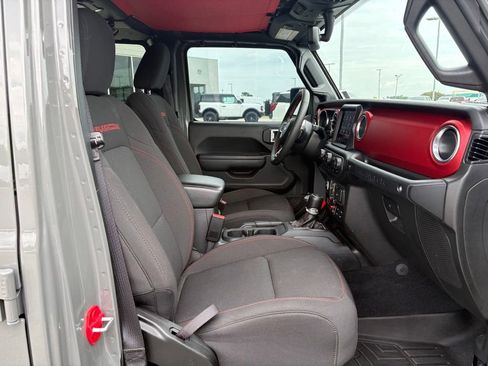 Used 2023 Jeep Wrangler Unlimited Rubicon w/ Cold Weather Group AWD/4WD image 22