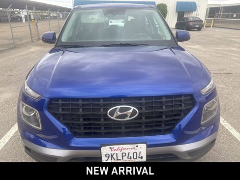 Used 2024 Hyundai Venue SE FWD image 1