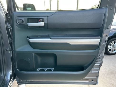 Used 2016 Toyota Tundra SR5 w/ SR5 Upgrade Package RWD image 18