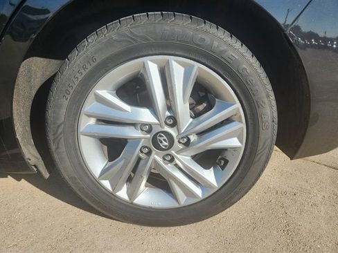 Used 2020 Hyundai Elantra SEL FWD image 10