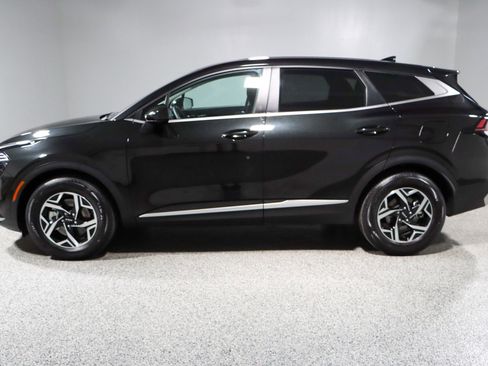 Used 2024 Kia Sportage LX image 10