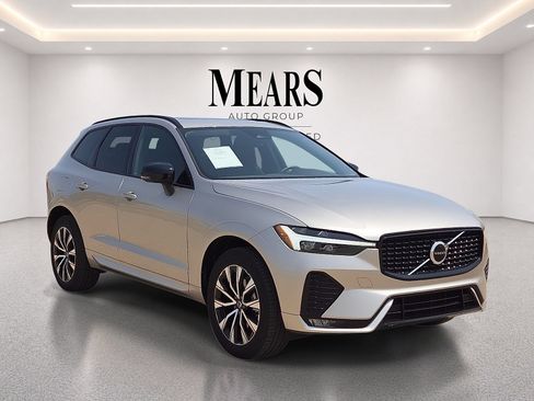 Used 2024 Volvo XC60 B5 Core AWD/4WD image 8